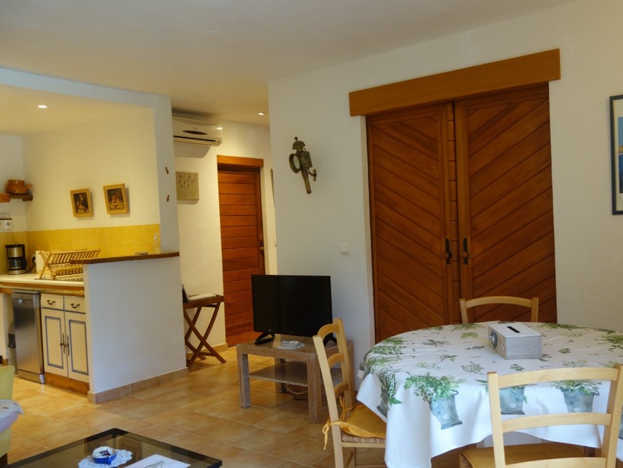Côté salon et cuisine