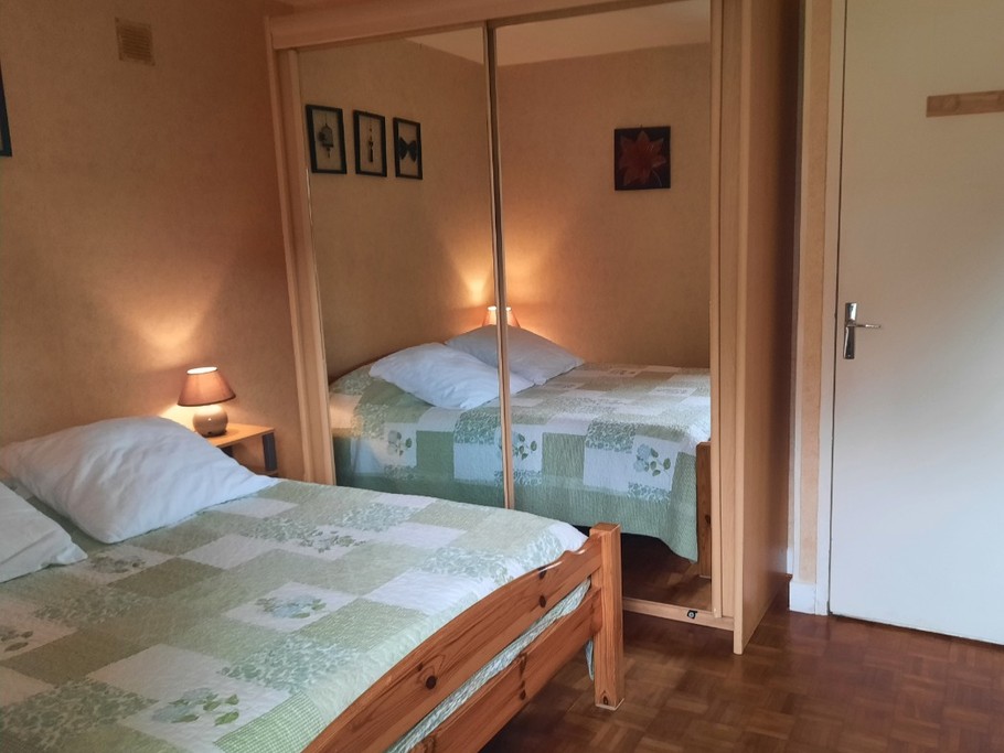 chambre (un lit en 140)