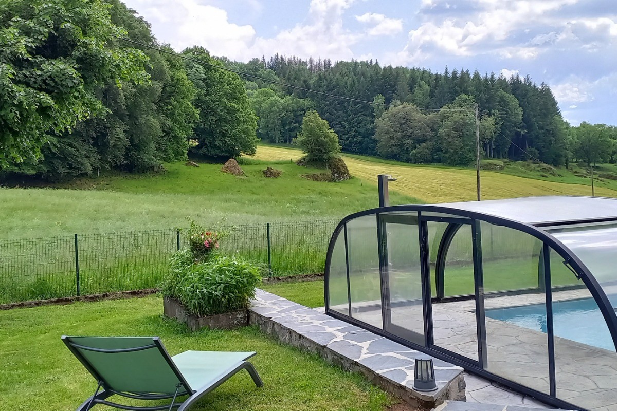 Entouré de prairies