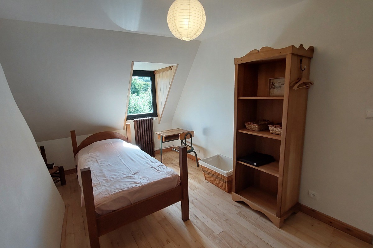 chambre 4 avec 2 lits en 90
