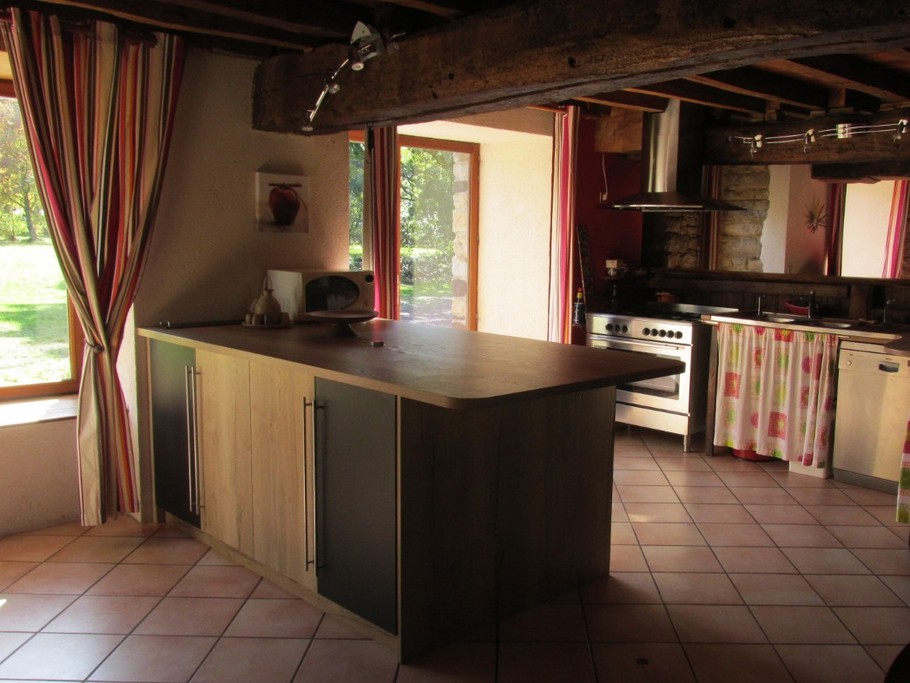 La cuisine aménagée - Gïte "Ar Merglet" en Brocéliande près de Paimpont