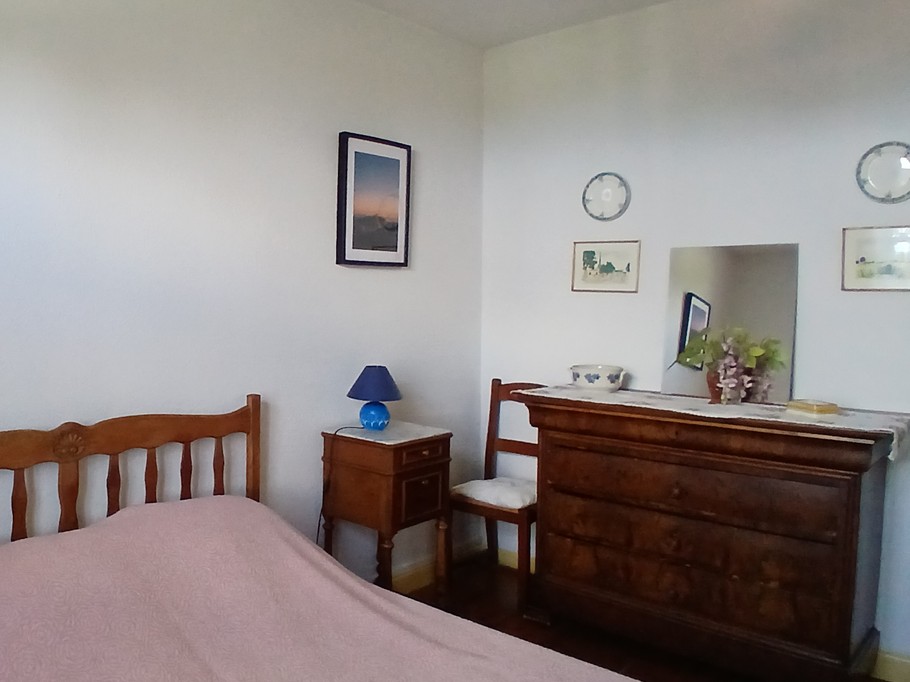 Gîte "Les Châtaigniers", Sarcenat, Orcines, Puy de Dôme, Auvergne - Chambre 1