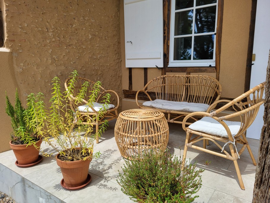Terrace - gîte de Peyrucolle