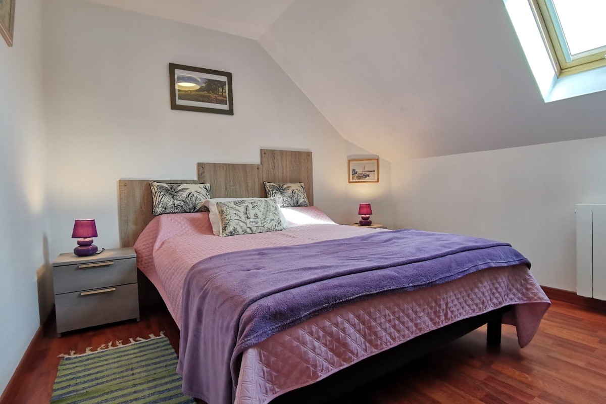 Etage: Chambre 2 avec Lit 140