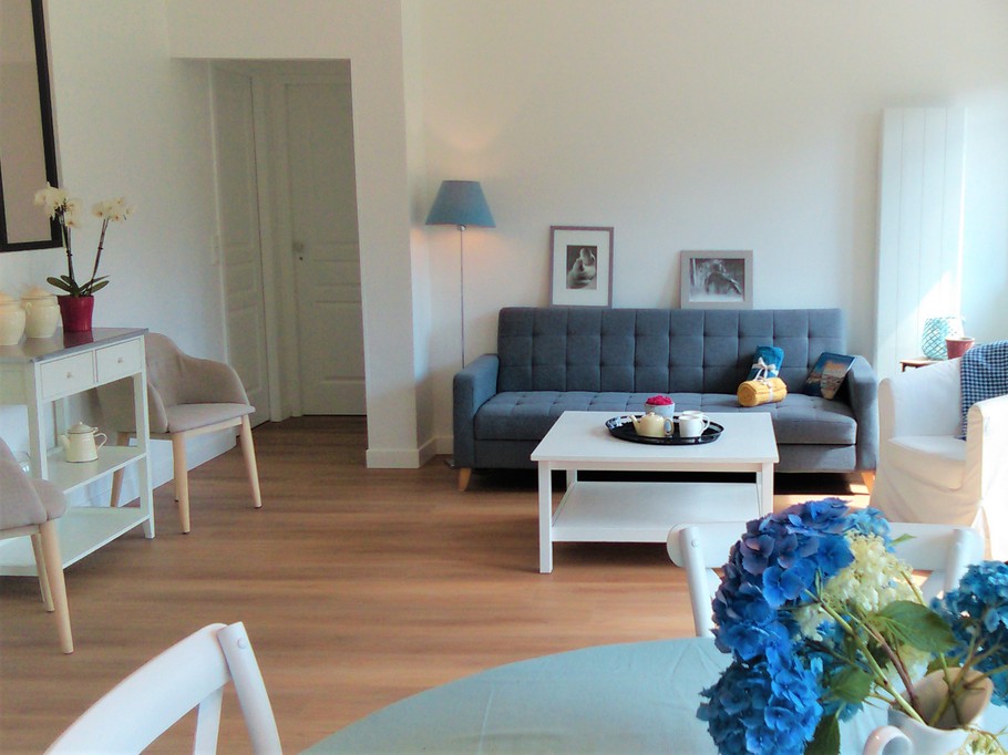 Séjour salon Location Gite mer Normandie- Le Clos de Varengeville sur Mer- location plain-pied proche Dieppe, Veules les Roses. Agréable séjour salon lumineux orrienté sud ouest