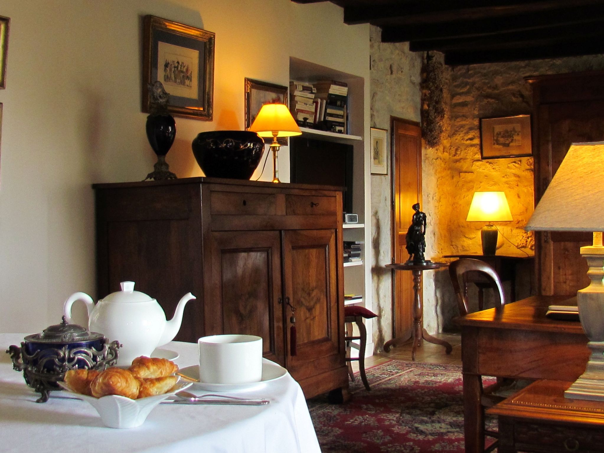 Table du petit déjeuner dans la cuisine