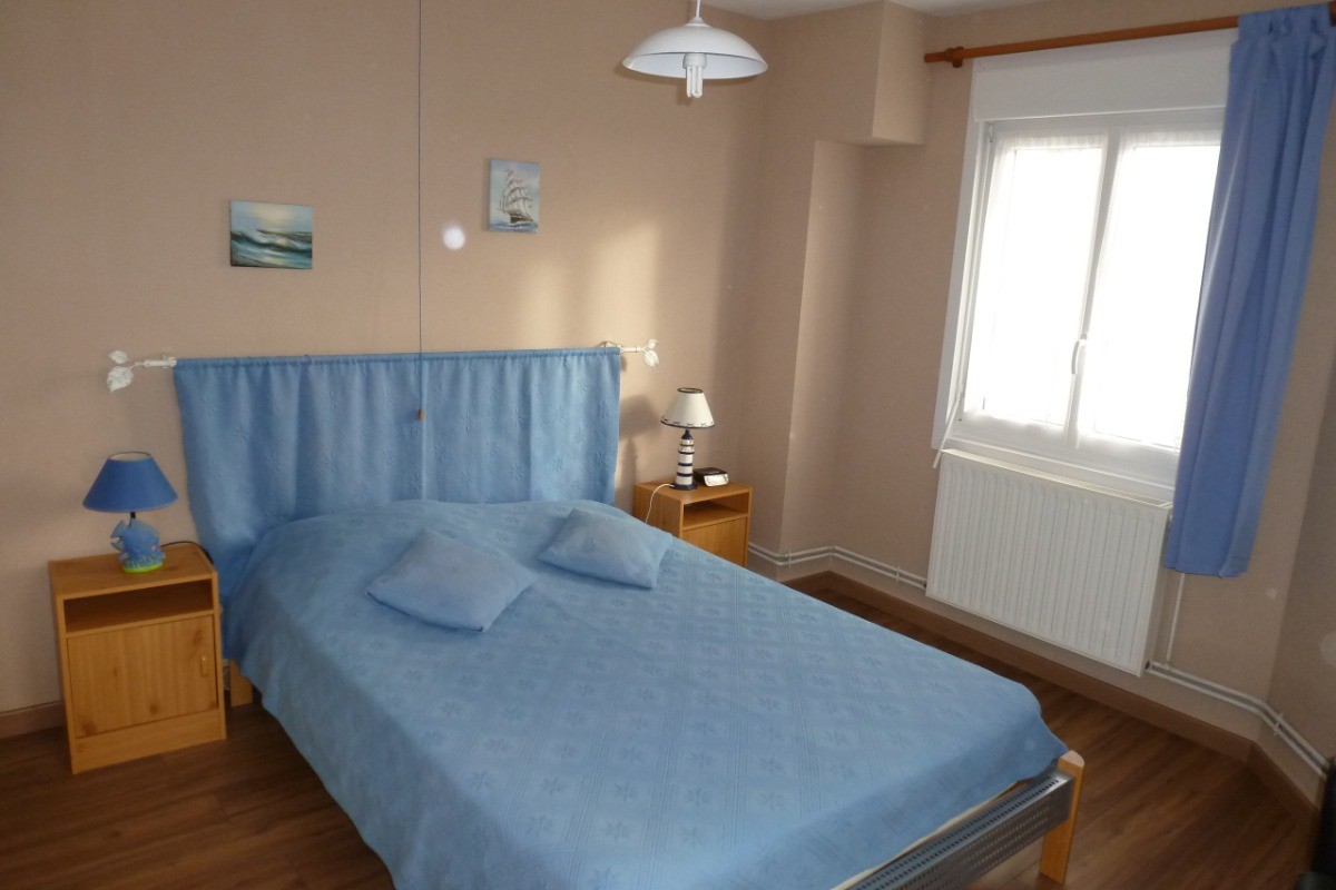 Première chambre (lit 140)