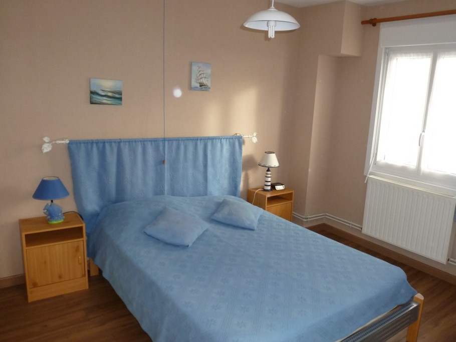 Première chambre (lit 140)