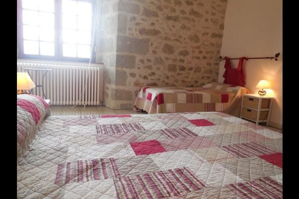 Château de Mérinchal - Appartement n° 59 - Venez vivre la vie de château dans un appartement du Château de la Mothe (XIIe siècle) en Creuse (limite Puy-de-Dôme)