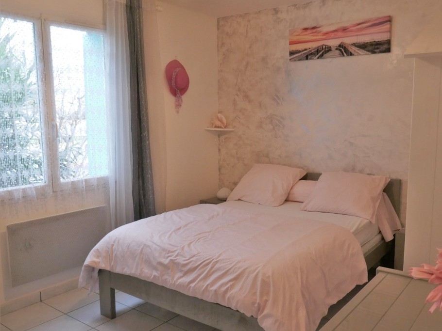 Chambre 2 avec un lit en 140 et un lit en 90