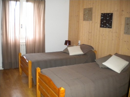 Chambre n° 1 : Deux lits en 90 dans une chambre de 12 m²