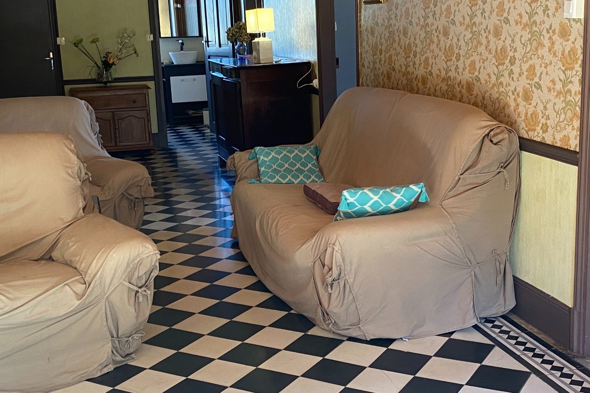 Gite Combefa-Cordes-Salon 1 canapé 2 fauteuils