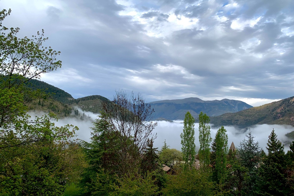 Le brouillard se lève