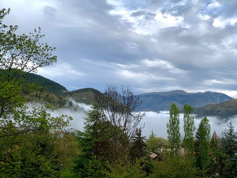 Le brouillard se lève