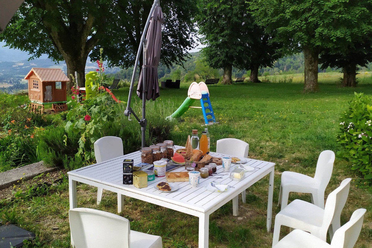 Petit déjeuner en terrasse