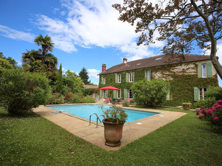 Façade côté piscine