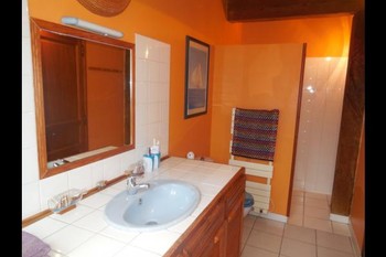 Salle d'eau CHAMBRE DHOTES LE BATEAU HAUTE-VIENNE