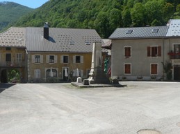 place Saint-Roland