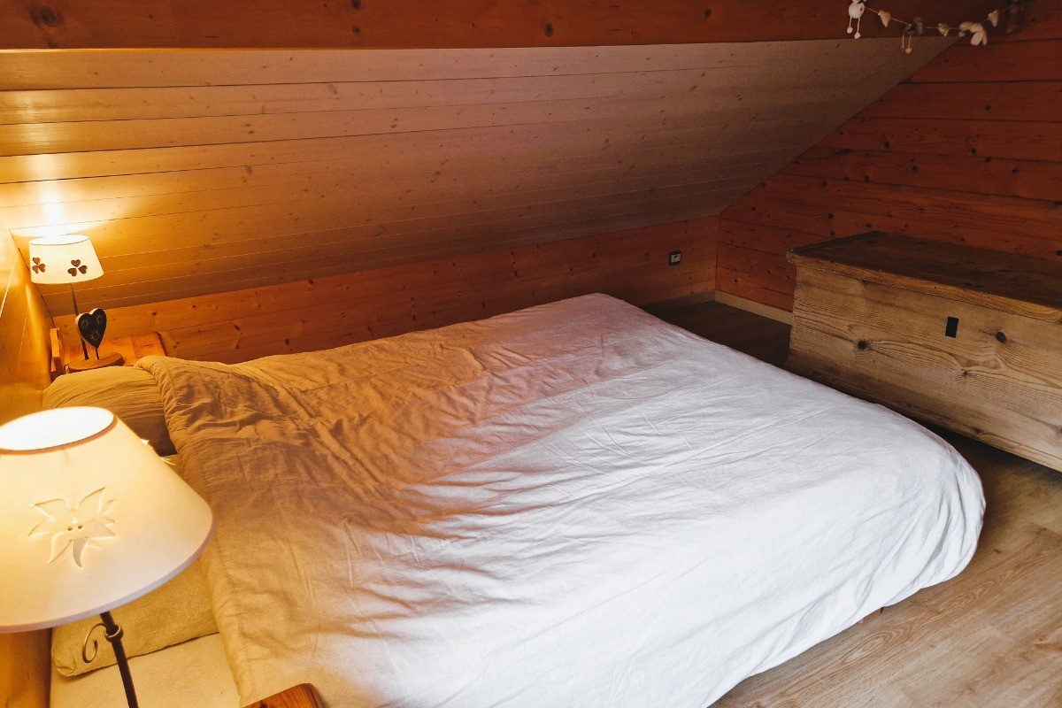 Chambre n°1 avec 1 lit double et 1 lit bébé - Chalet Biazot, proche du Lac de Xonrupt-Longemer