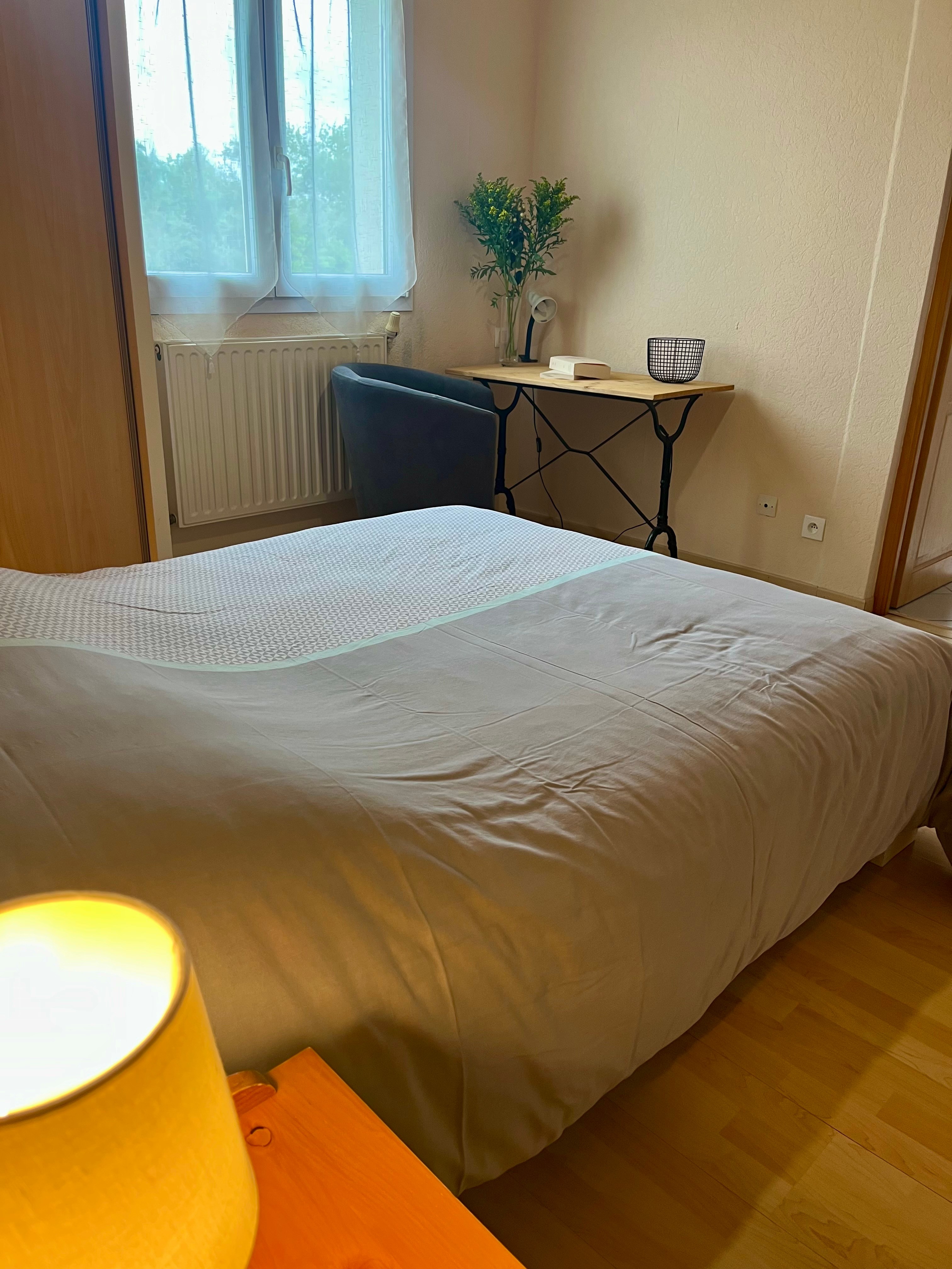 Chambre avec vue sur le jardin
