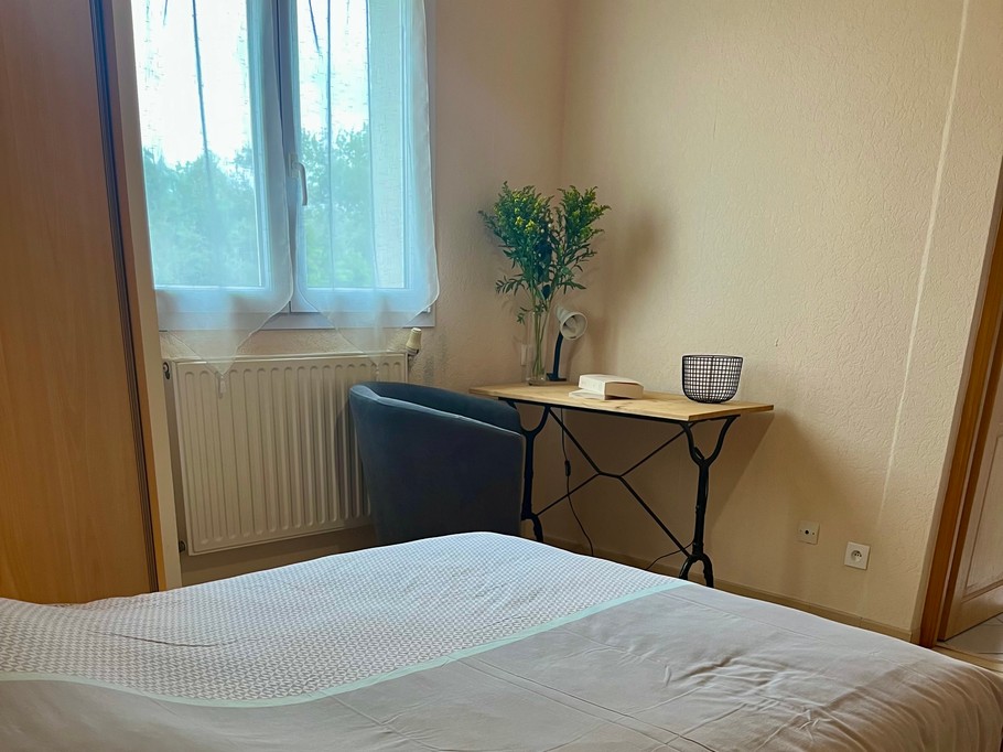 Chambre avec vue sur le jardin