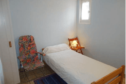 Chambre en rez-de-chaussée - accessible par le cellier