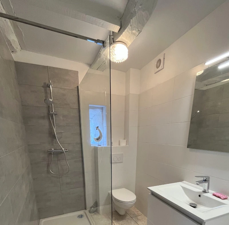 Salle bains RDC refaite en 2022