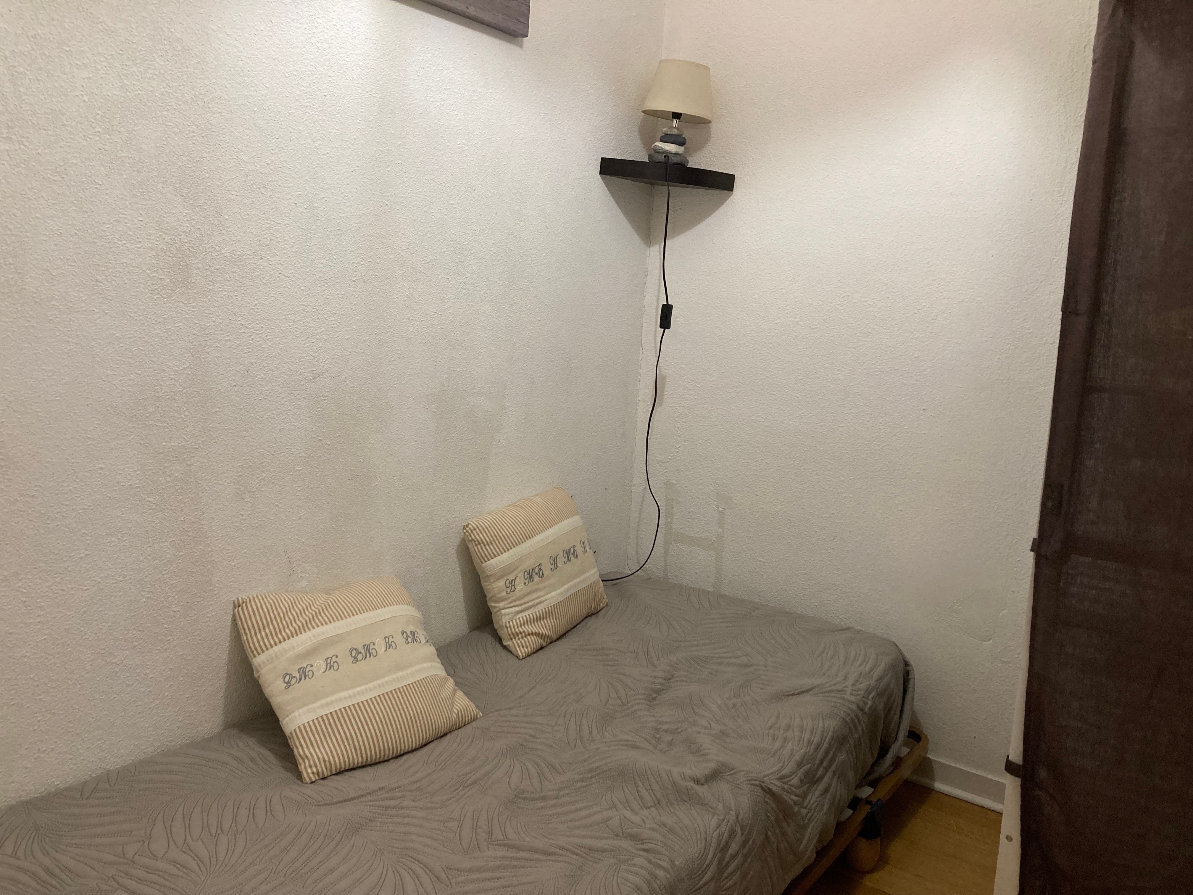 Sleeping area 1 single bed