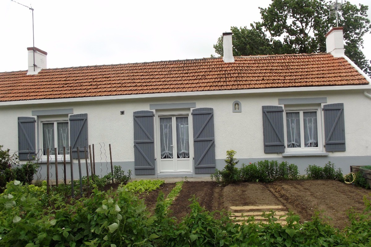 façade avant avec le jardinet