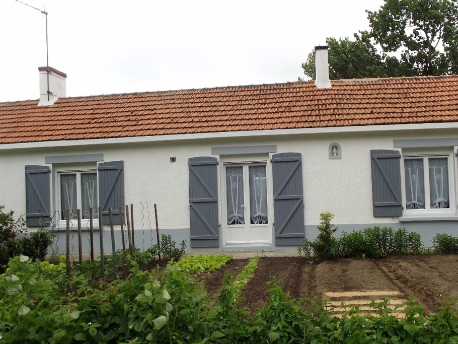 façade avant avec le jardinet