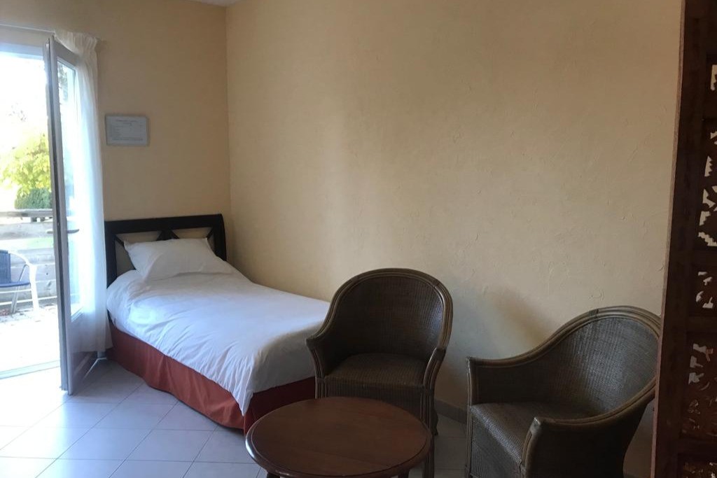 Chambre Chêne à L'Essartille