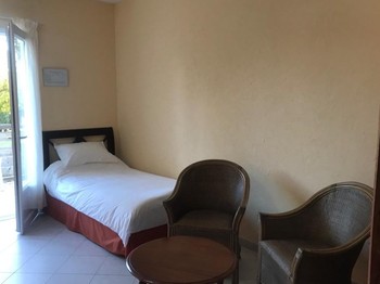 Chambre Chêne à L'Essartille