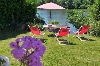 Ponton de pêche et "son petit coin détente"