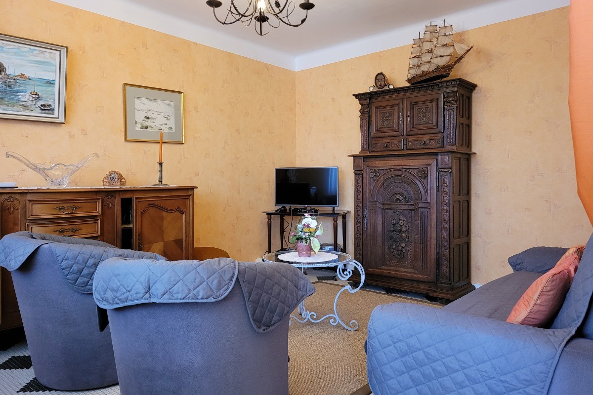 Location Clévacances, Loguivy-de-la-mer, Le Barbu, le salon au RDC