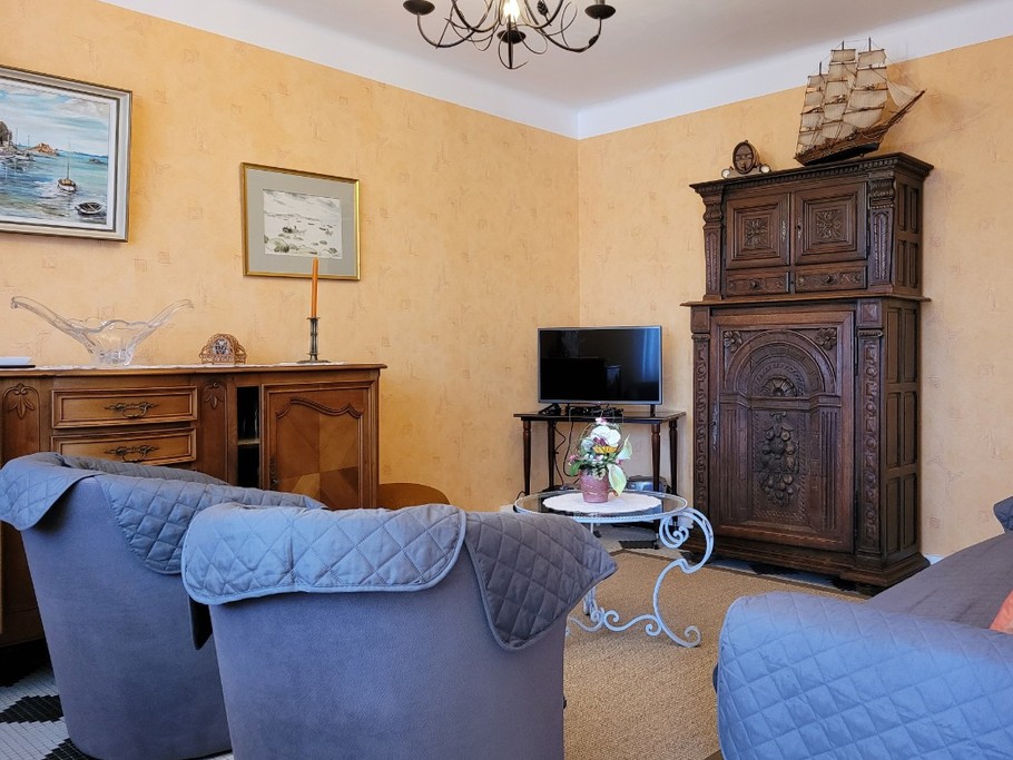 Location Clévacances, Loguivy-de-la-mer, Le Barbu, le salon au RDC