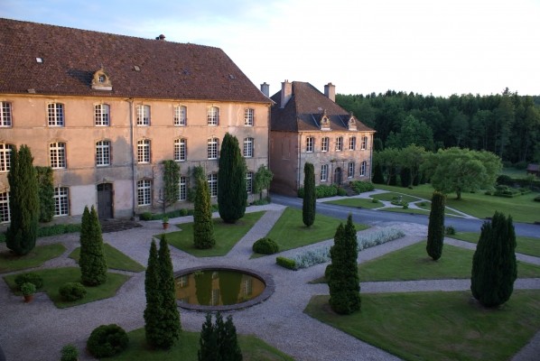 Chambre d'hôtes - Abbaye Autrey - Côté cour