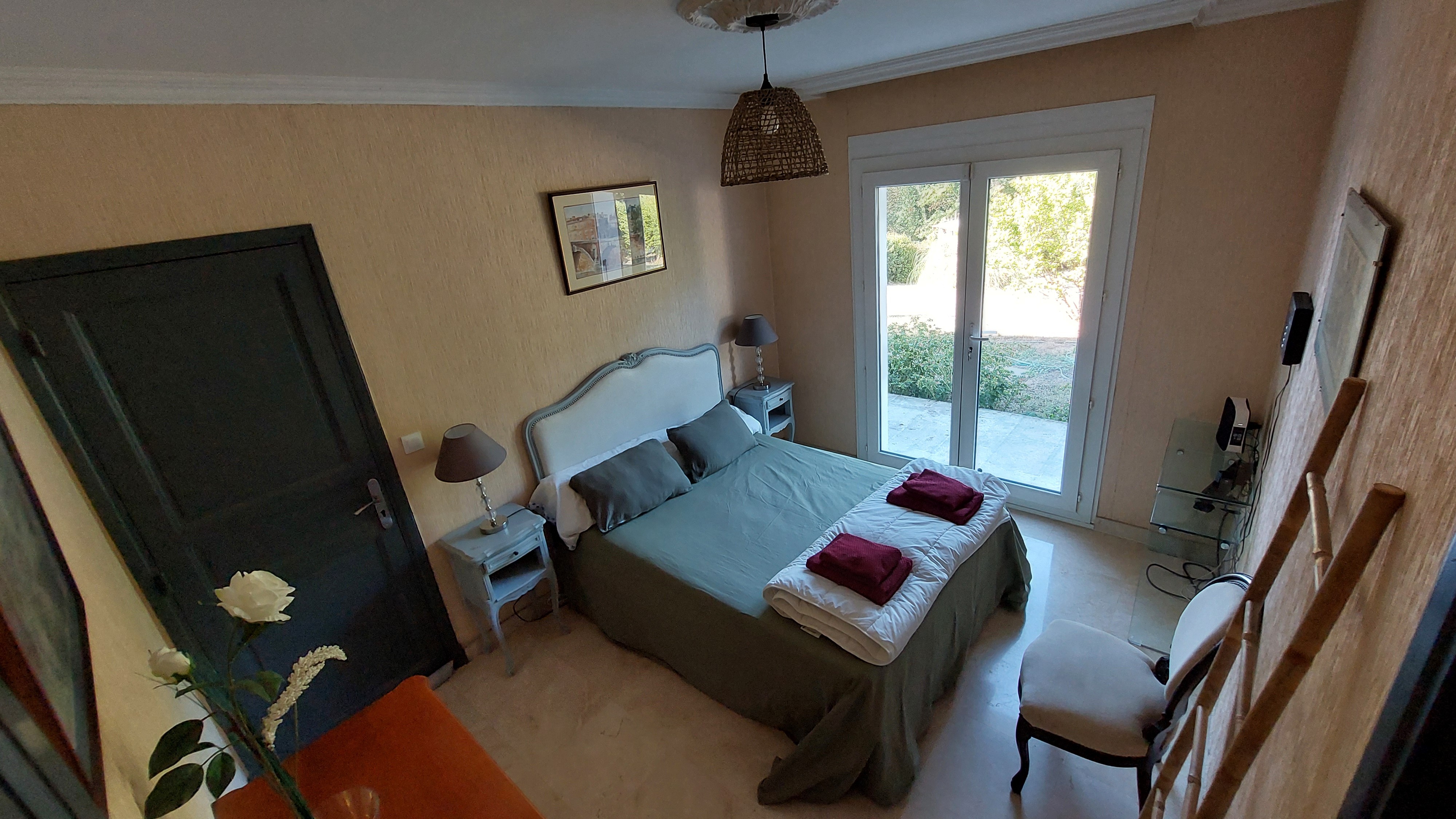 Ground-floor bedroom 