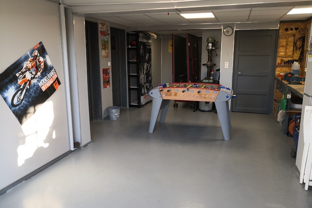 garage,baby foot, atelier et ping pong