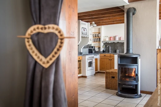 Gîte Fleur de Neige - Albiez Montrond station familiale Savoie - pièce de vie