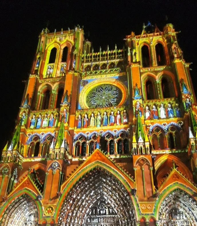 la Cathédrale d'Amiens illuminée
