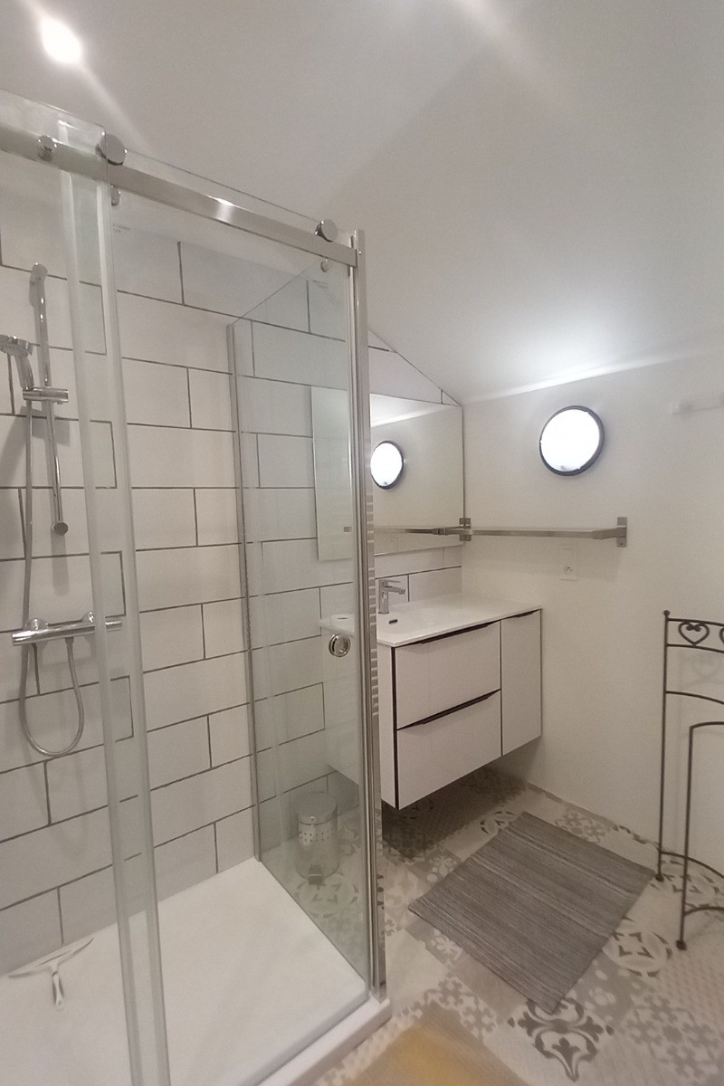 Salle d'eau étage, Les Marronniers, Reillanne