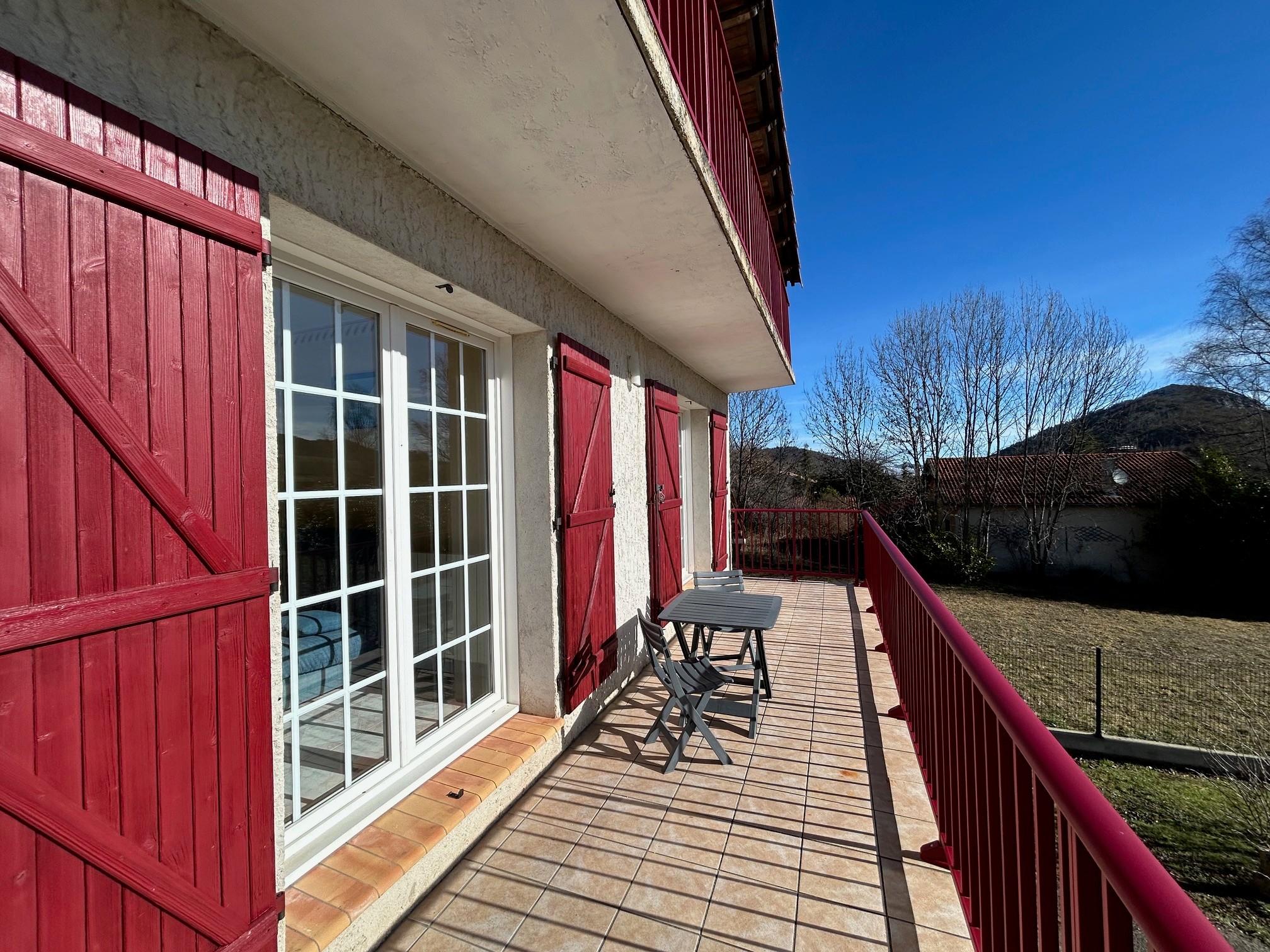 Terrasse ensoleillée