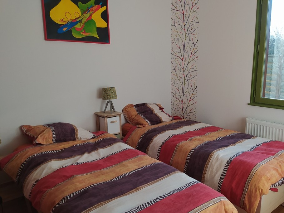 1 chambre avec 2 lits de 80 x 200 modulable en un grand lit de 160 x 200.