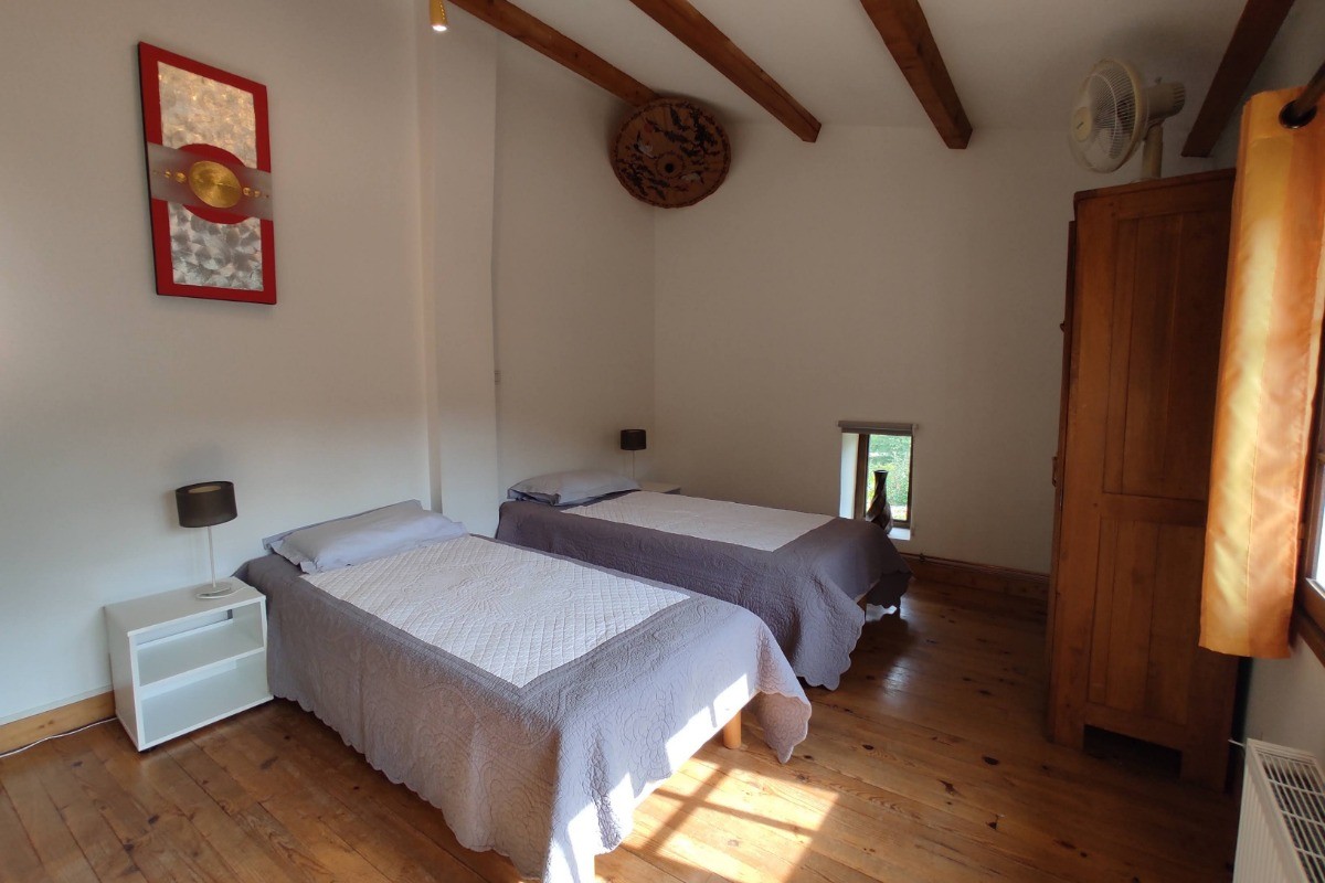 Chambre du haut - Maison en pierres en Drôme Provençale