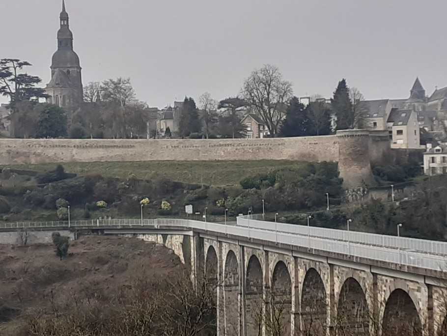 Medieval Dinan 22 Km