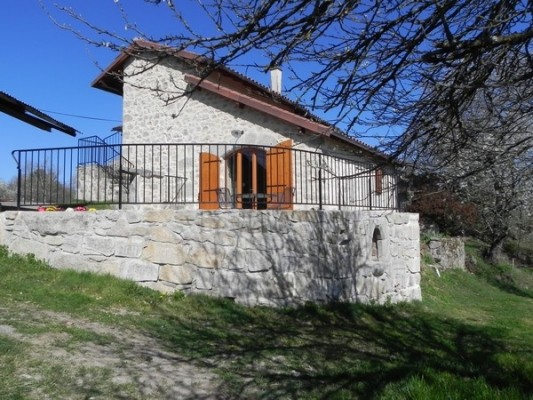 Abords, angle vieille grange.