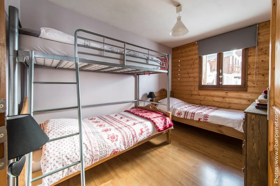 Gîte Le Fleur de neige Albiez Montrond - station familiale en Savoie - chambre enfant