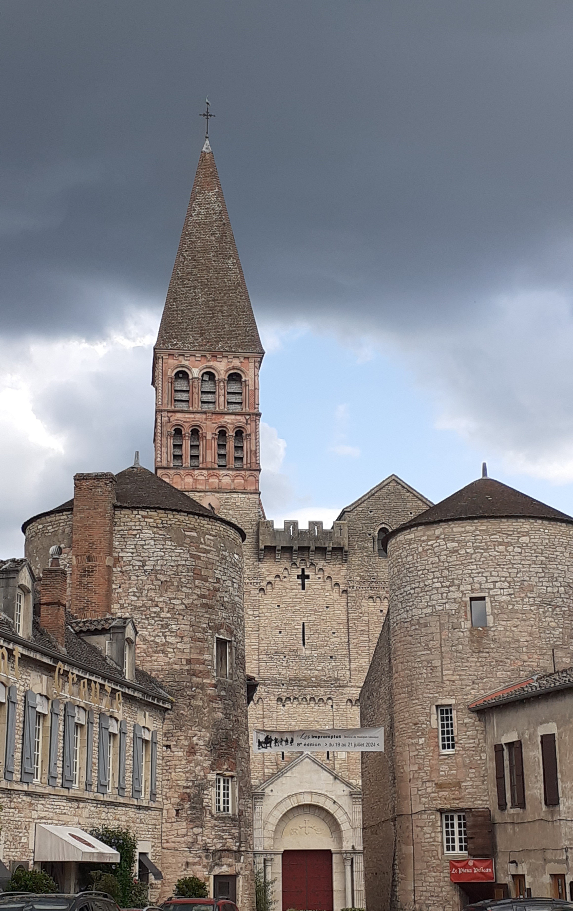 Visiter les Abbaye (Tournus, Cluny)