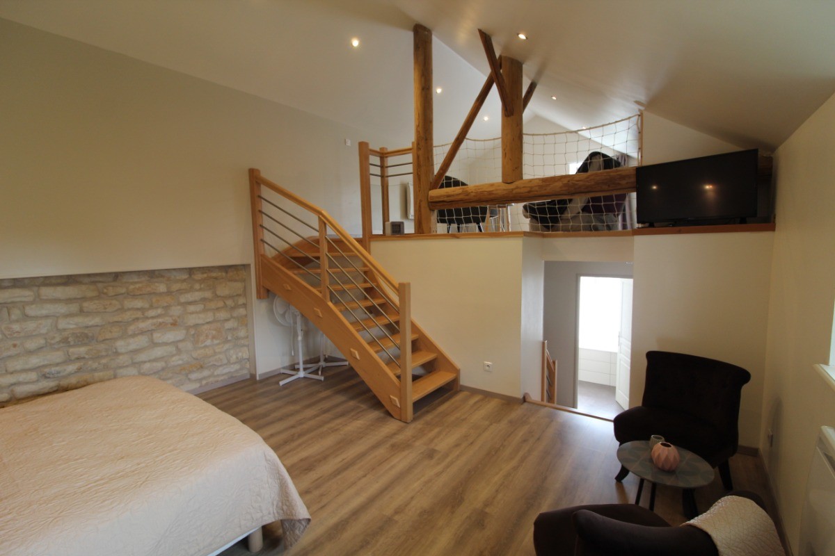 Chambre et sa mezzanine - la Charmante