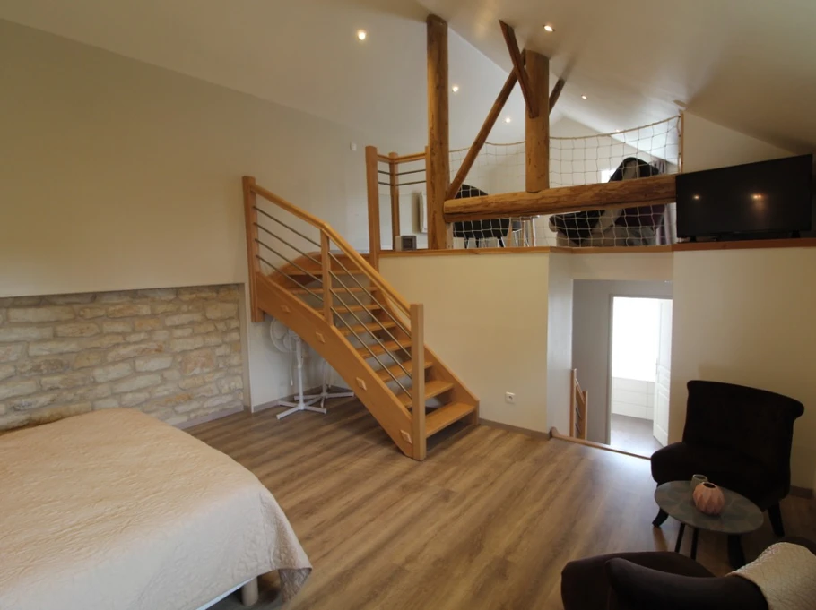 Chambre et sa mezzanine - la Charmante